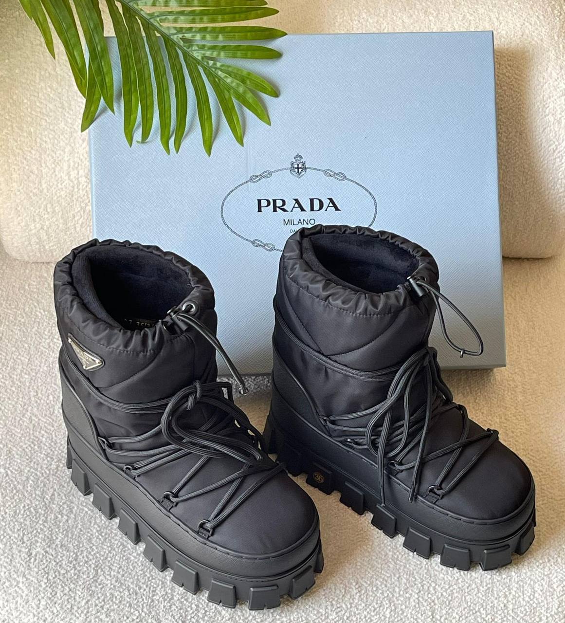 PRADA
SuperMaster Quality 💯
600 dhs🪙💚
Size: 36-41💥
Zain171
♥️♥️♥️