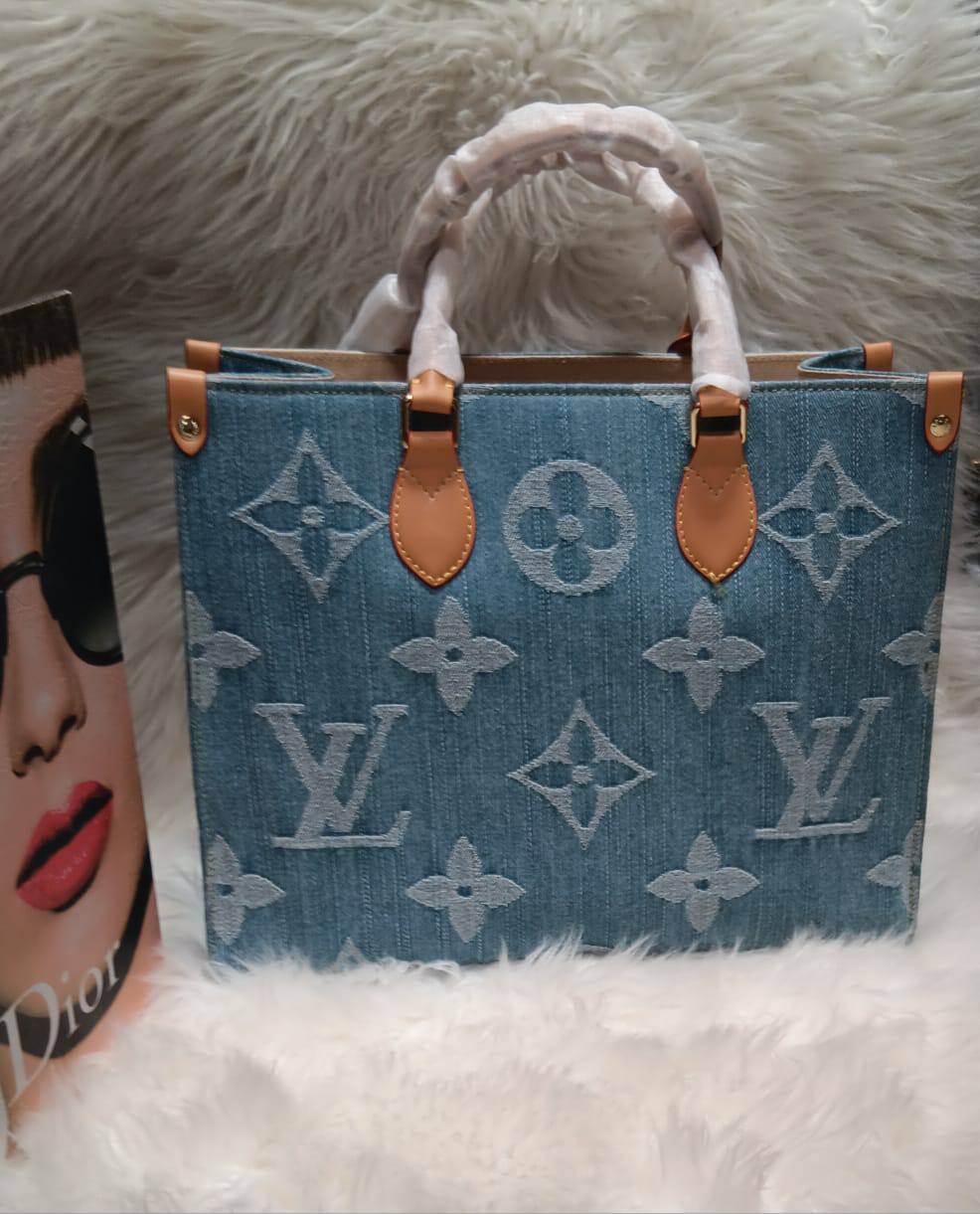 LV
⚡33cm
110 dhs✅
Zain118
♥️♥️♥️
