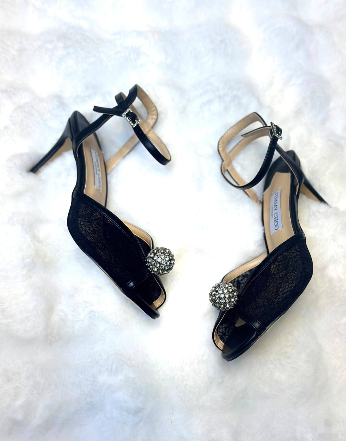 JIMMY CHOO
280 dhs✅
*SIZE 36 TO 41*
Zain224
♥️♥️♥️