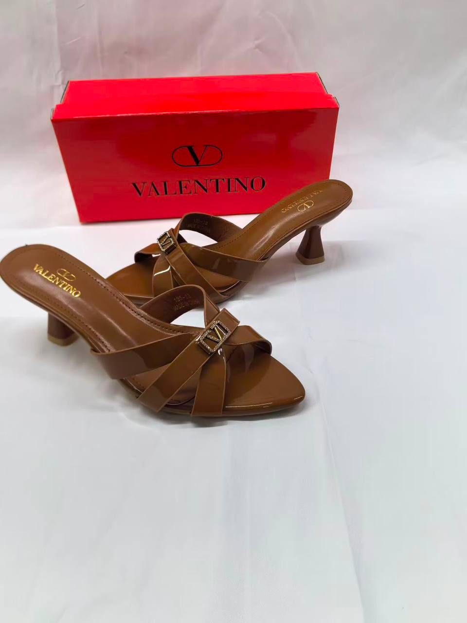 Valentino
85 dhs✅
size 36…….41
Zain161
♥️♥️♥️