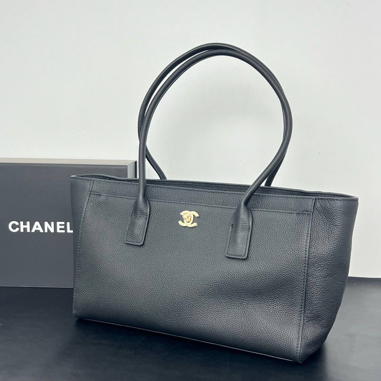 Chanel
re stock
260 dhs🇦🇪🇦🇪
32cm❤️❤️🙋♂️
Zain228
♥️♥️♥️