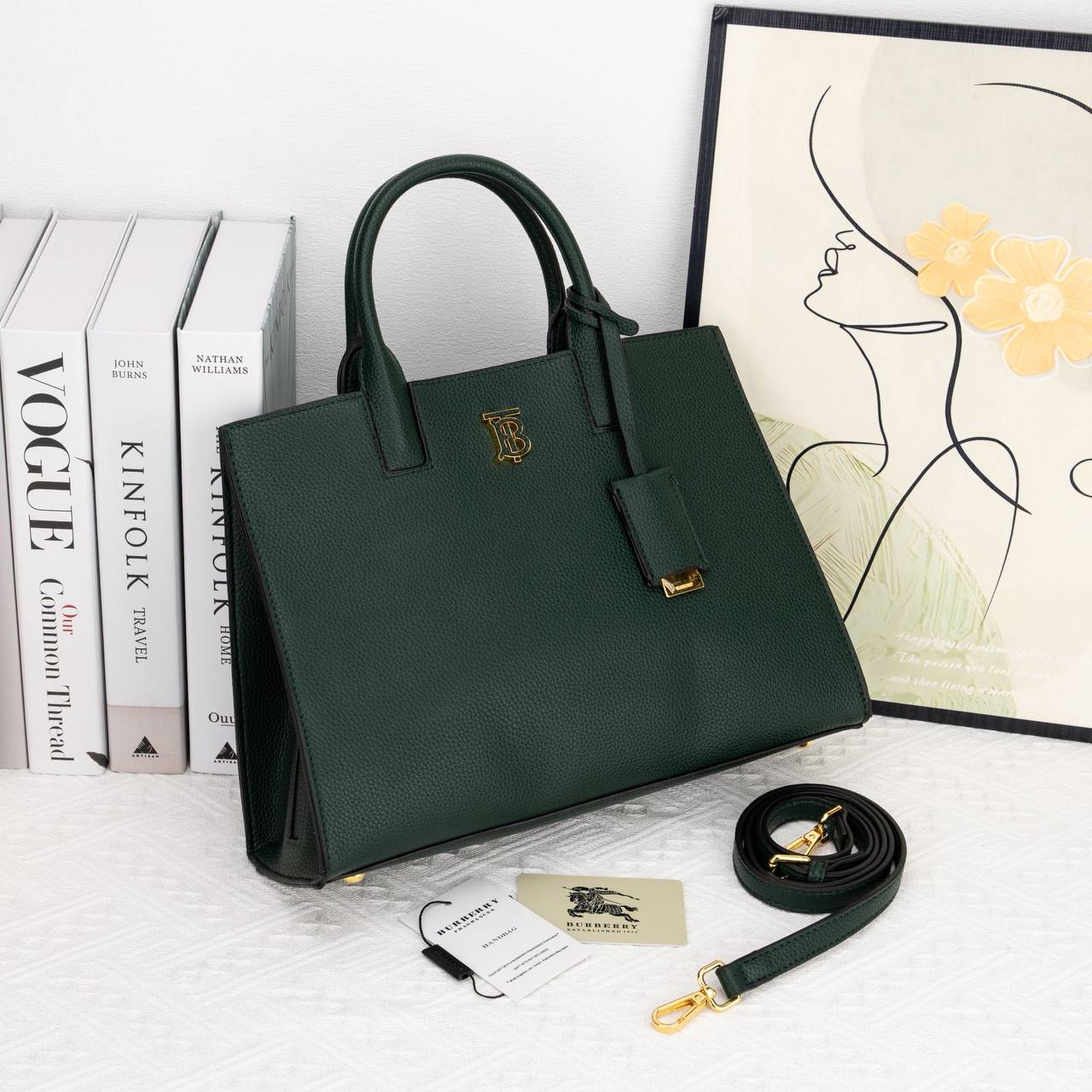 Burberry
90 dhs✅
Zain35
♥️♥️♥️