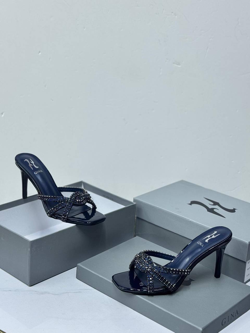 Gina
(𝟗𝐂𝐌)
💯high quality
Size 36-37-38-39-40-41
115 dhs✅
Zain86
♥️♥️♥️