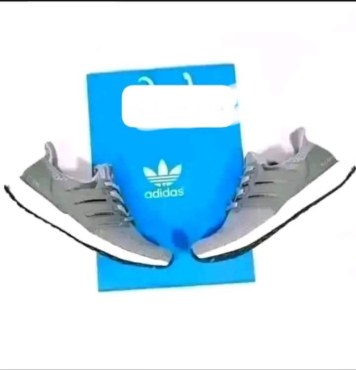 Adidas
Size 40 to 45
100 dhs🪙💚
Zain27
♥️♥️♥️