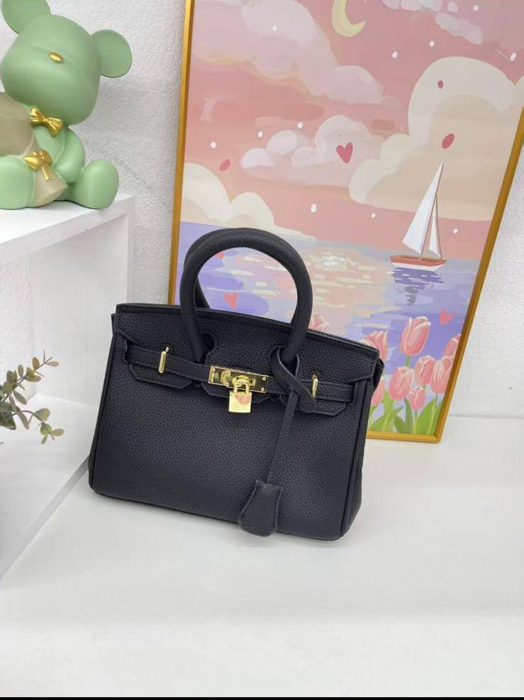 Hermes
Good copy
25cm
100 dhs❤️
Zain95
♥️♥️♥️
