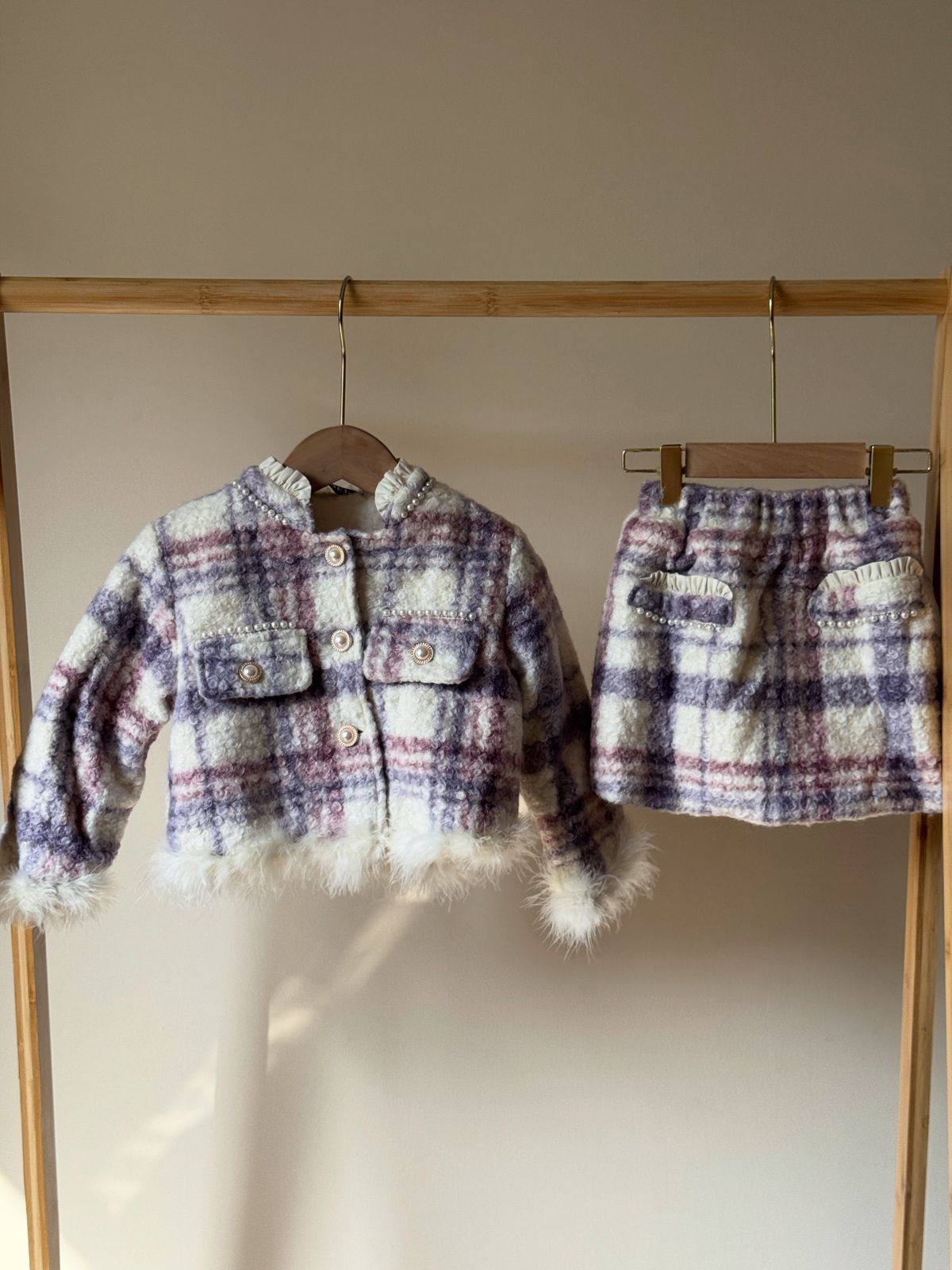 New collection{}
Brand : CHANEL🔥
Super master quality 😍
Size:2/ 12years old
350 dhs🪙🌨️
Zain261
♥️♥️♥️