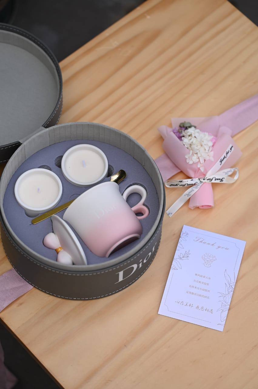 Dior gift set
225 dhs
Zain205
♥️♥️♥️