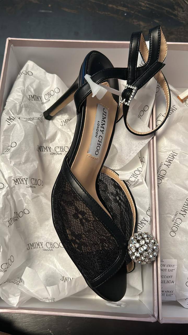 Jimychoo
Size 36 to 41
130 dhs🇦🇪🇦🇪
Zain103
♥️♥️♥️