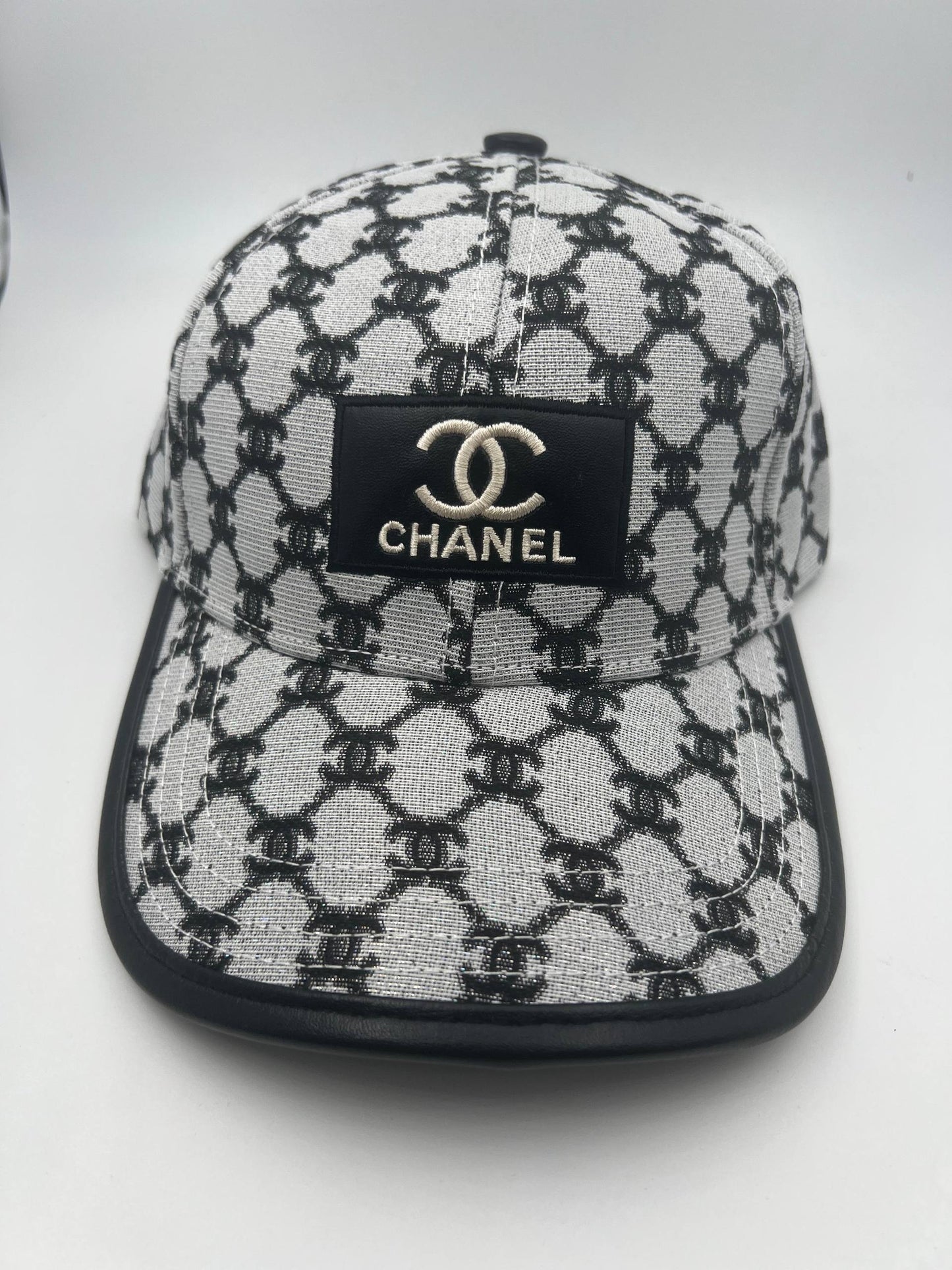 Chanel
Caps 🧢
High quality 💯
40 dhs❣️
Zain273
♥️♥️♥️