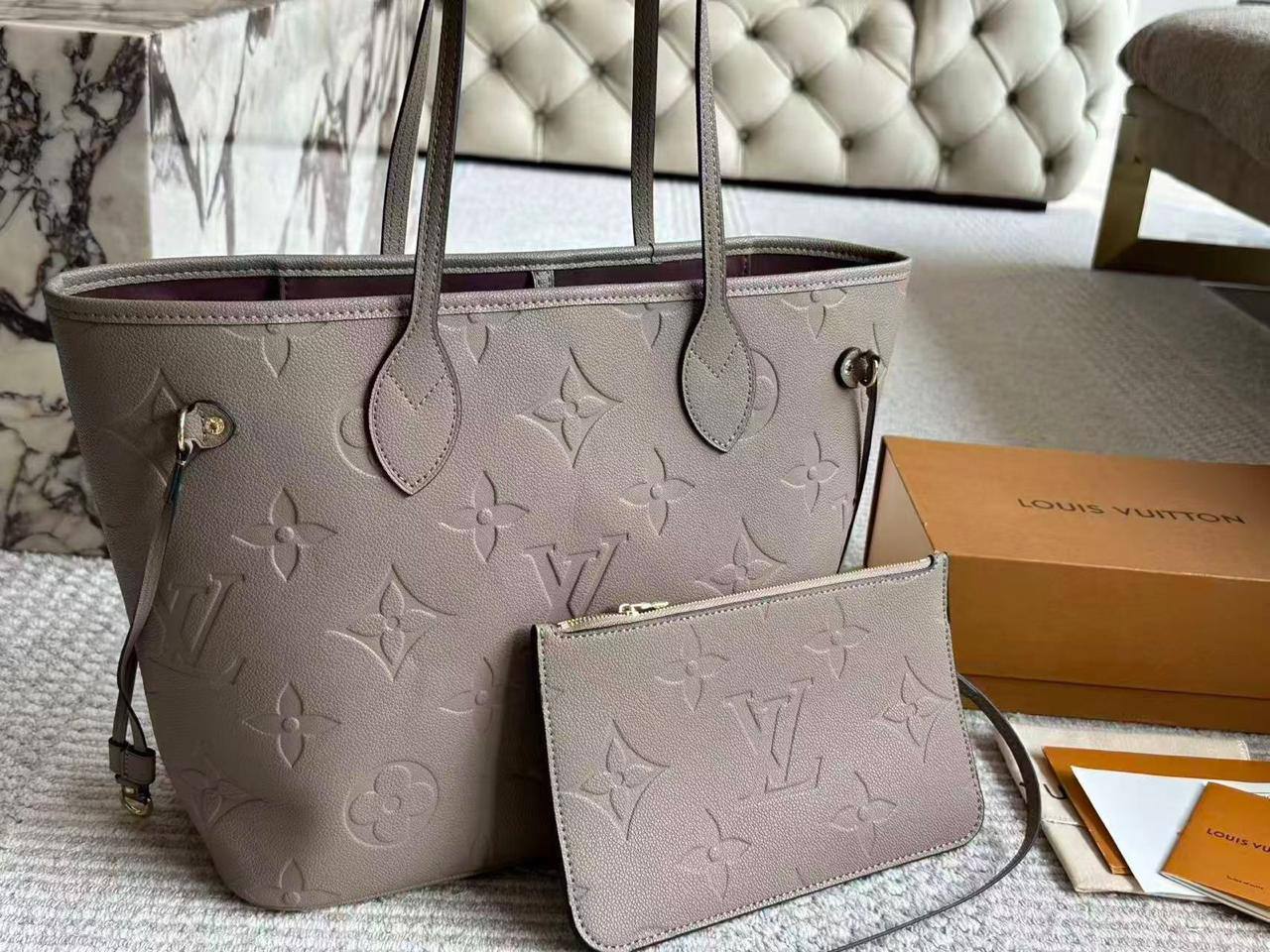 LV
Master
350 dhs✅
with Box
Zain228
♥️♥️♥️