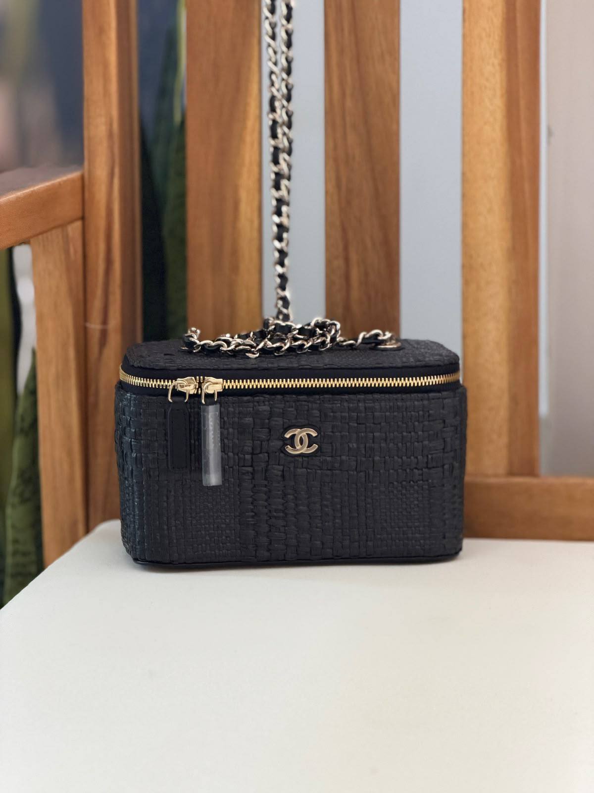 CHANEL
Super Master Quality ⚡️
Original Packing 🎁
Size 17Cm📏
For Price 👇 WhatsApp✅
0568585901
0507557372
0552275751 Owner Zain 👌
Zain321
♥️♥️♥️