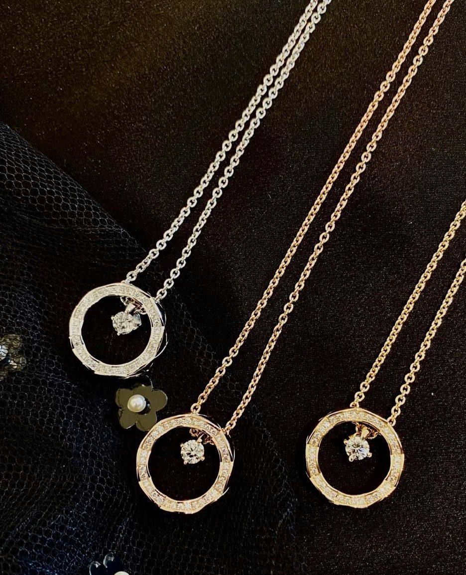 CHANEL❤️🔥*
Necklace 🦋
Master quality 💯
With normal boxes 🗃️
55 dhs✅
With master box 📦
85 dhs✅
Zain216
♥️♥️♥️