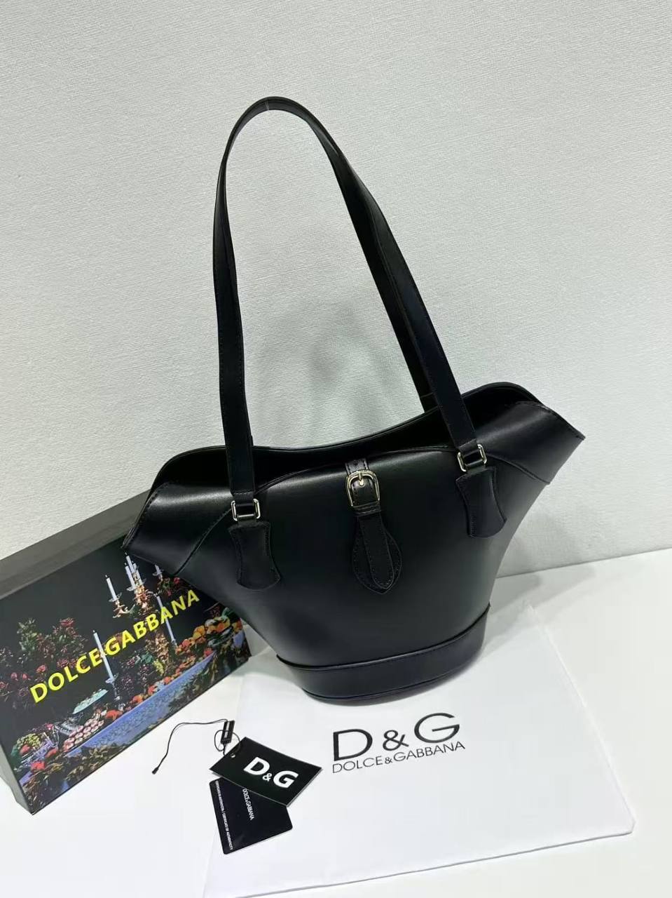 D&G
GOOD QUALITY
105 dhs🪙🖤
Zain200
♥️♥️♥️
