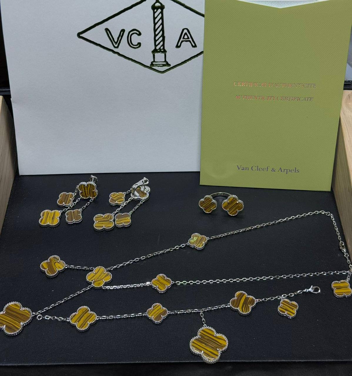 VCA SET ❤️🔥*
Necklace 🦋
Earring🌸
Ring 💍 free size
Bracelet ✨
Master quality 💯
With normal boxes 🗃️
240 dhs🪙🌨️
With master box 📦
290 dhs🪙🌨️
Zain216
♥️♥️♥️