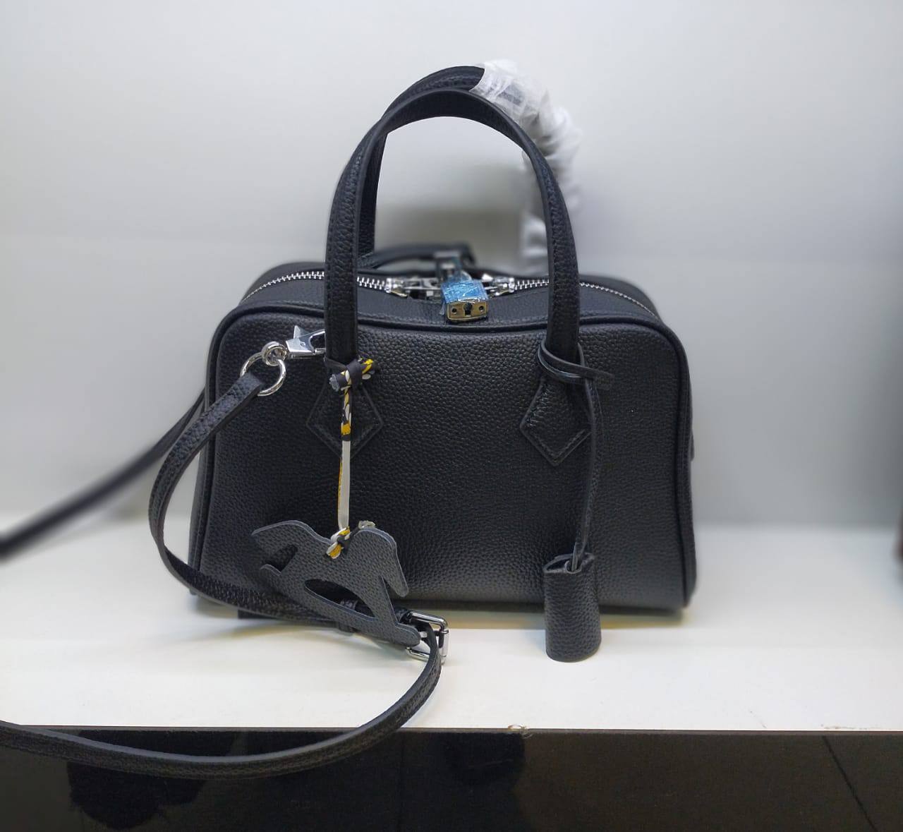 Hermes
95 dhs🪙🌨️
Zain235
♥️♥️♥️