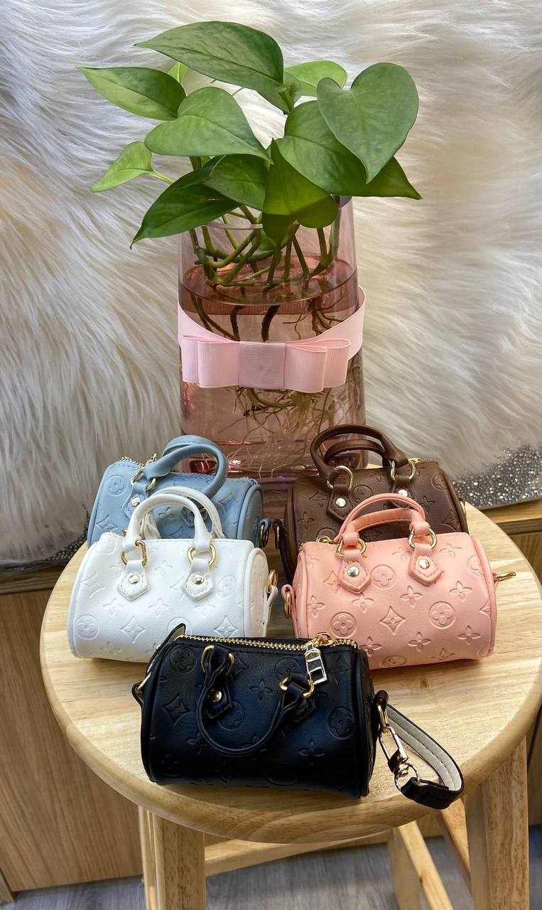 Lv mini bag
50 dhs✅
Zain107
♥️♥️♥️
