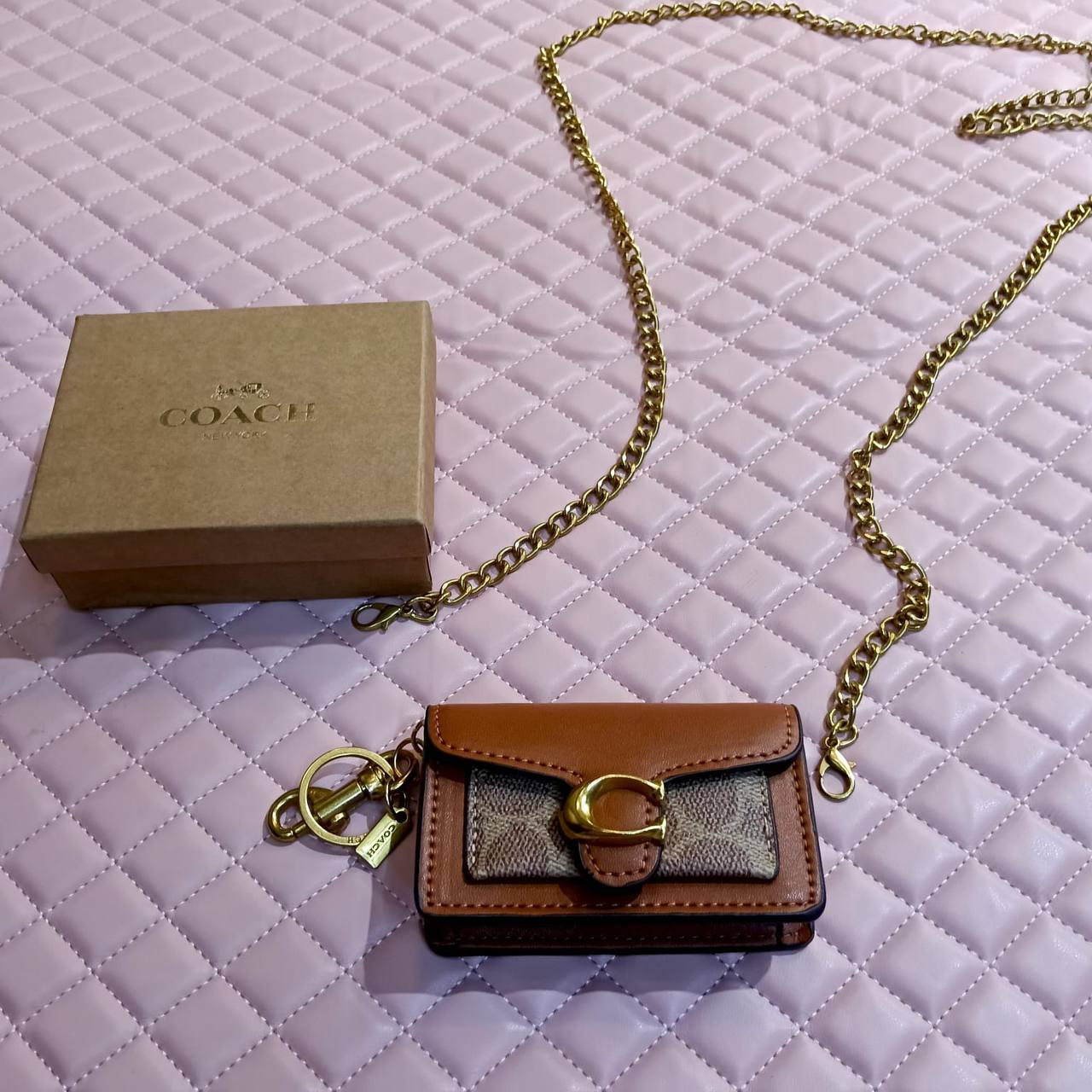 Coach
55 dhs🇦🇪🇦🇪
with box
size mini
Zain26
♥️♥️♥️