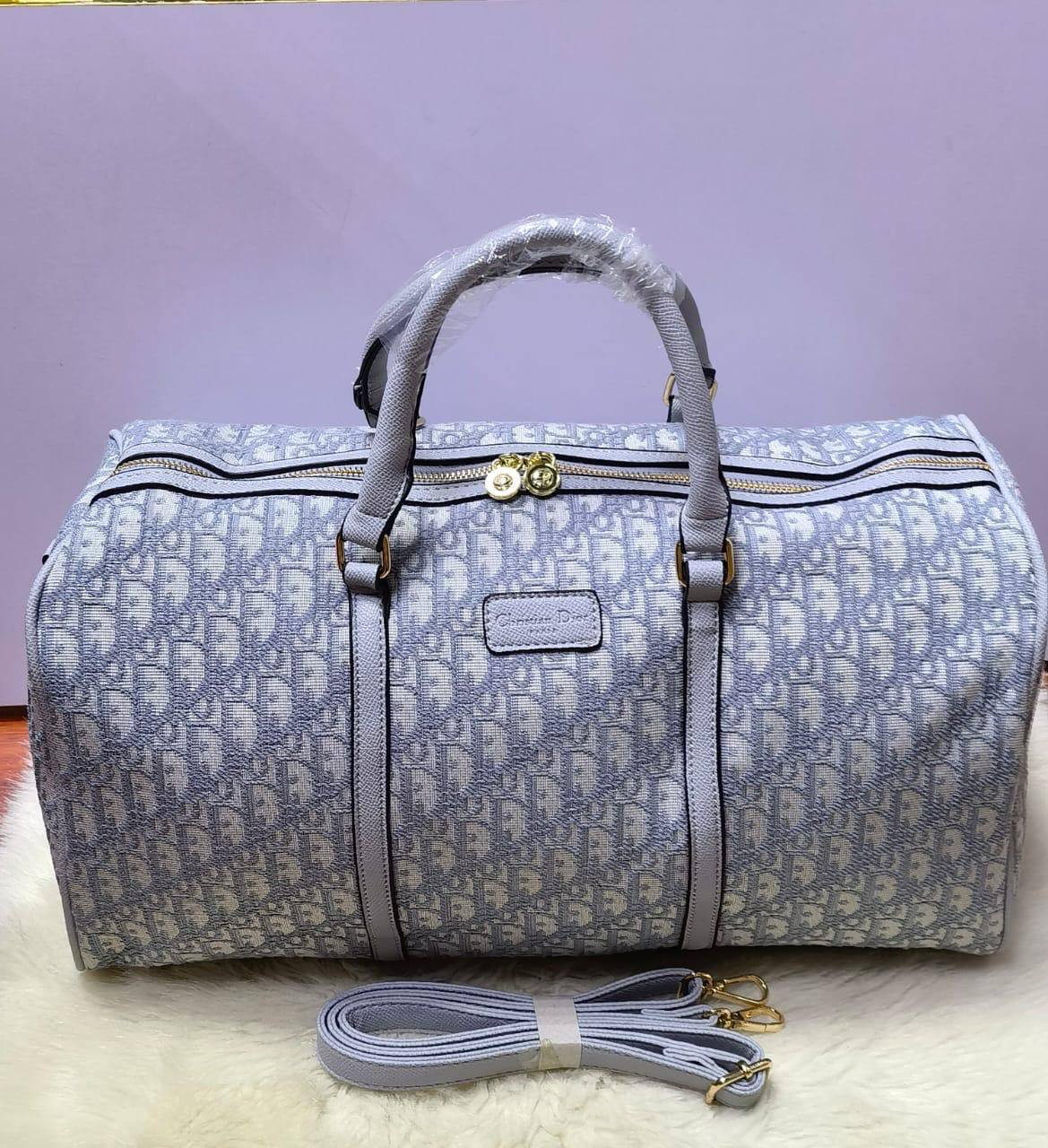 Dior
70 dhs🇦🇪🇦🇪
Zain136
♥️♥️♥️