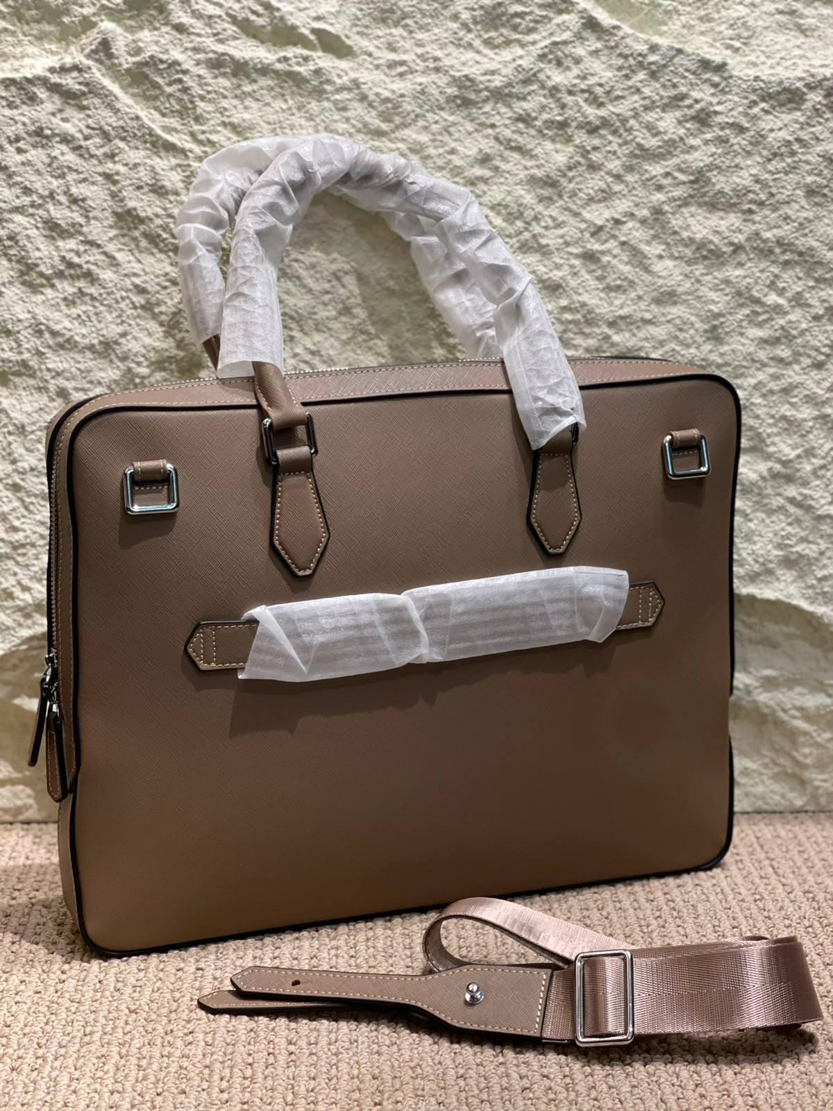 MONTBLANC
Laptop Bag
Master Quality
700 dhs🇦🇪🇦🇪
Zain179
♥️♥️♥️