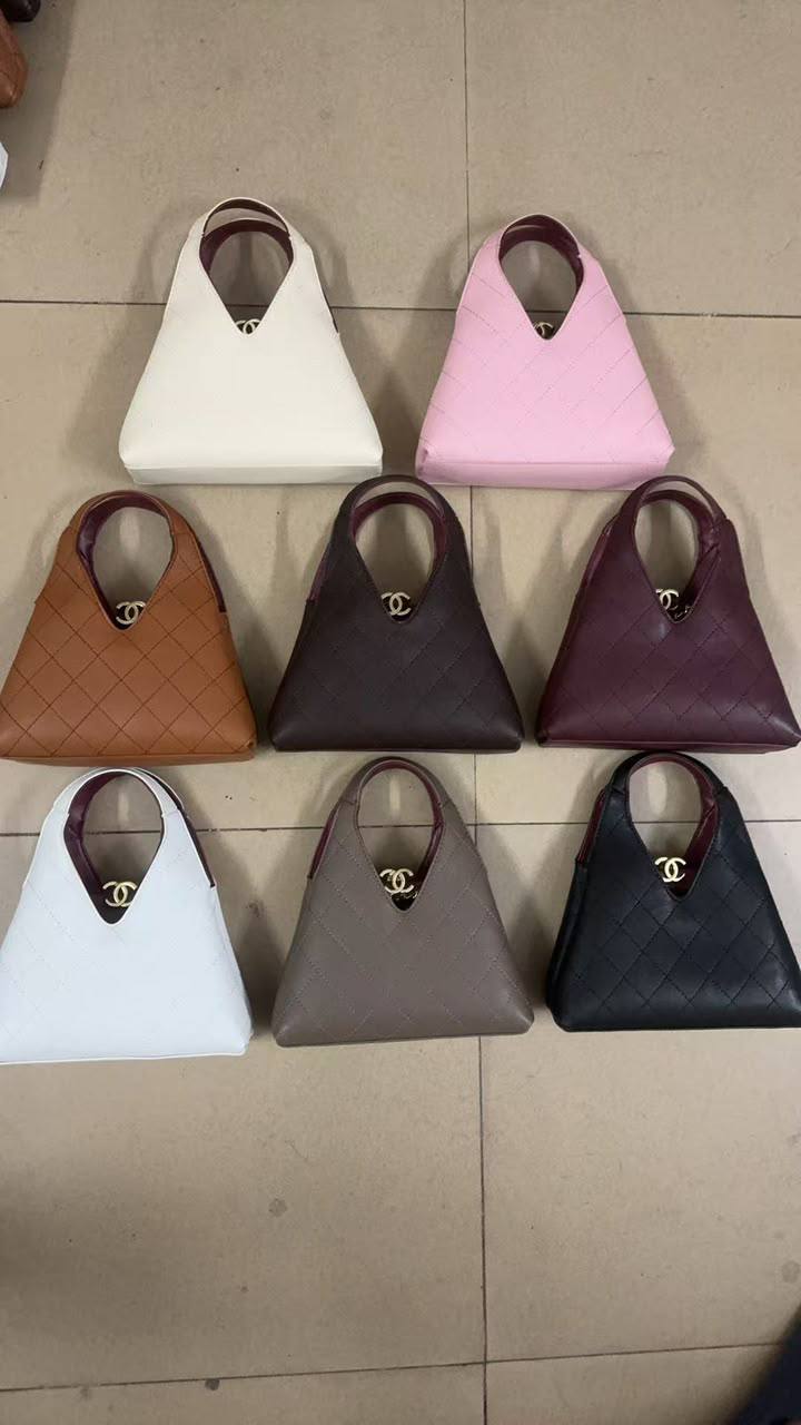 Chanel
150 dhs🇦🇪🇦🇪
Zain143
♥️♥️♥️