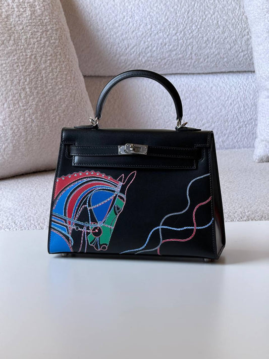 Hermes kelly
25cm💕
master quality😍
with box❤️
780 dhs🇦🇪
Zain52
♥️♥️♥️