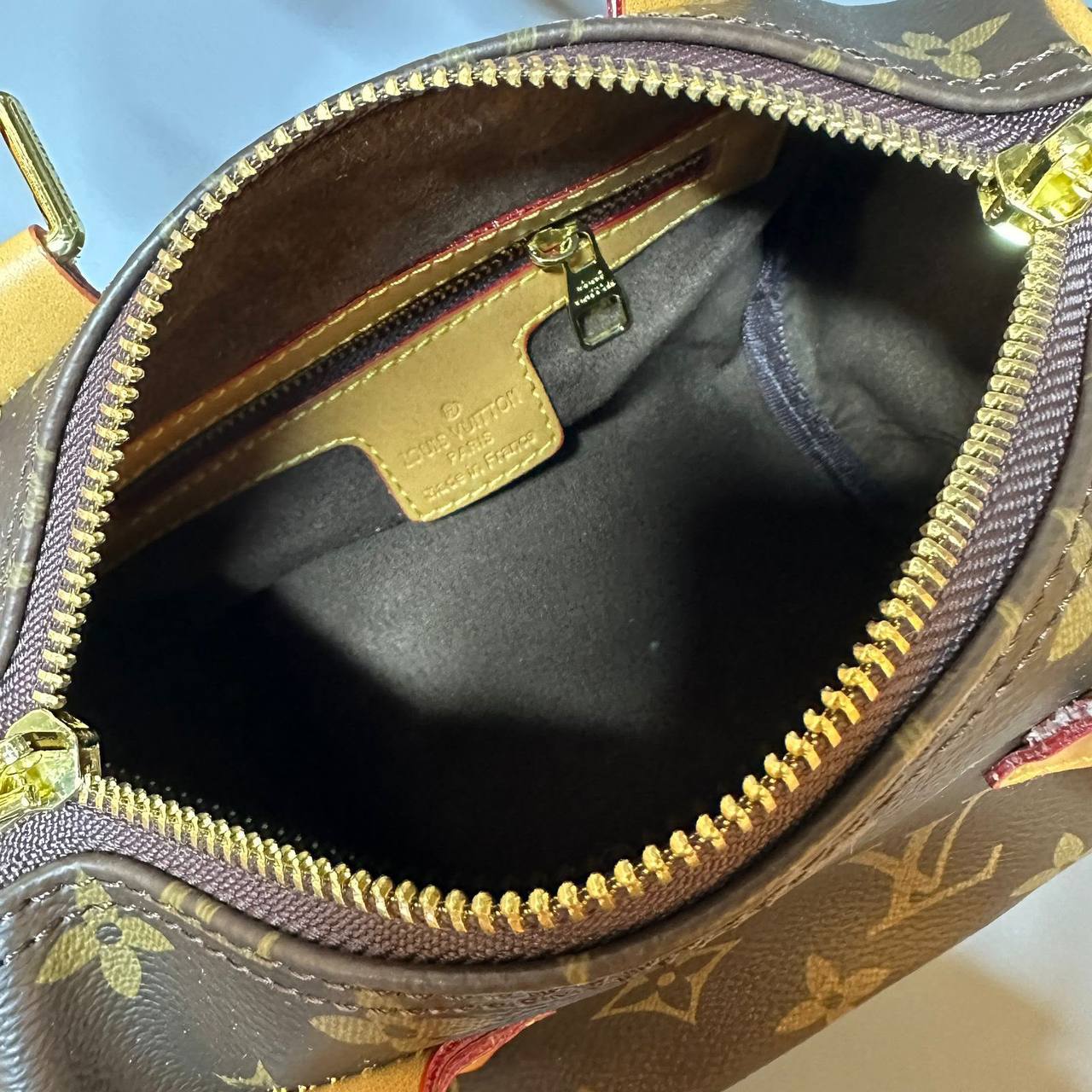 LV SPEEDY
SMALL SIZE
GOOD QUALITY
WITH BOX
🎁🎁🎁
85 dhs✅
Zain295
♥️♥️♥️