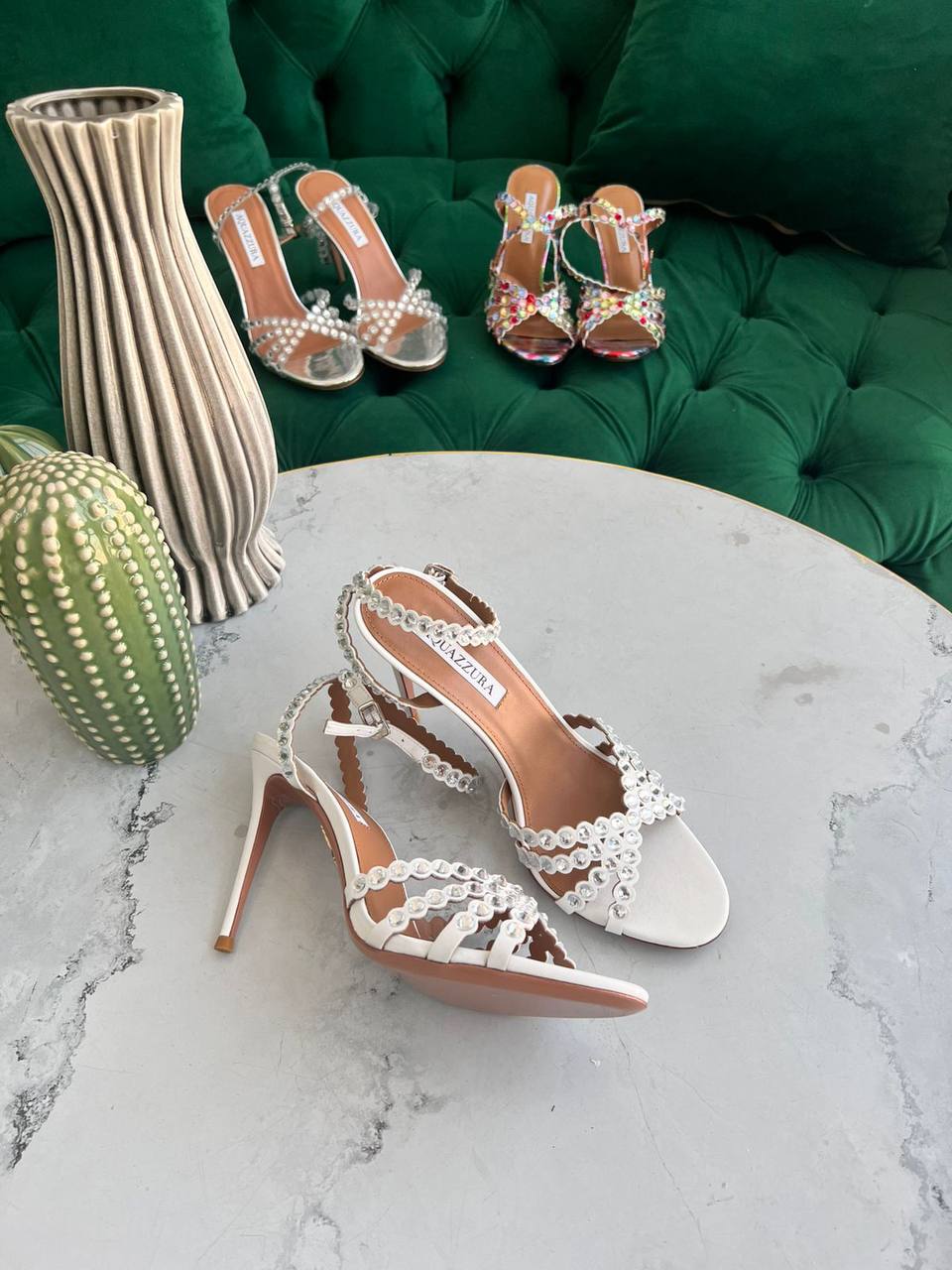 AQUAZZURA
*Super master quality*
*Size 36 to 42*
450 dhs🇦🇪
Zain113
♥️♥️♥️