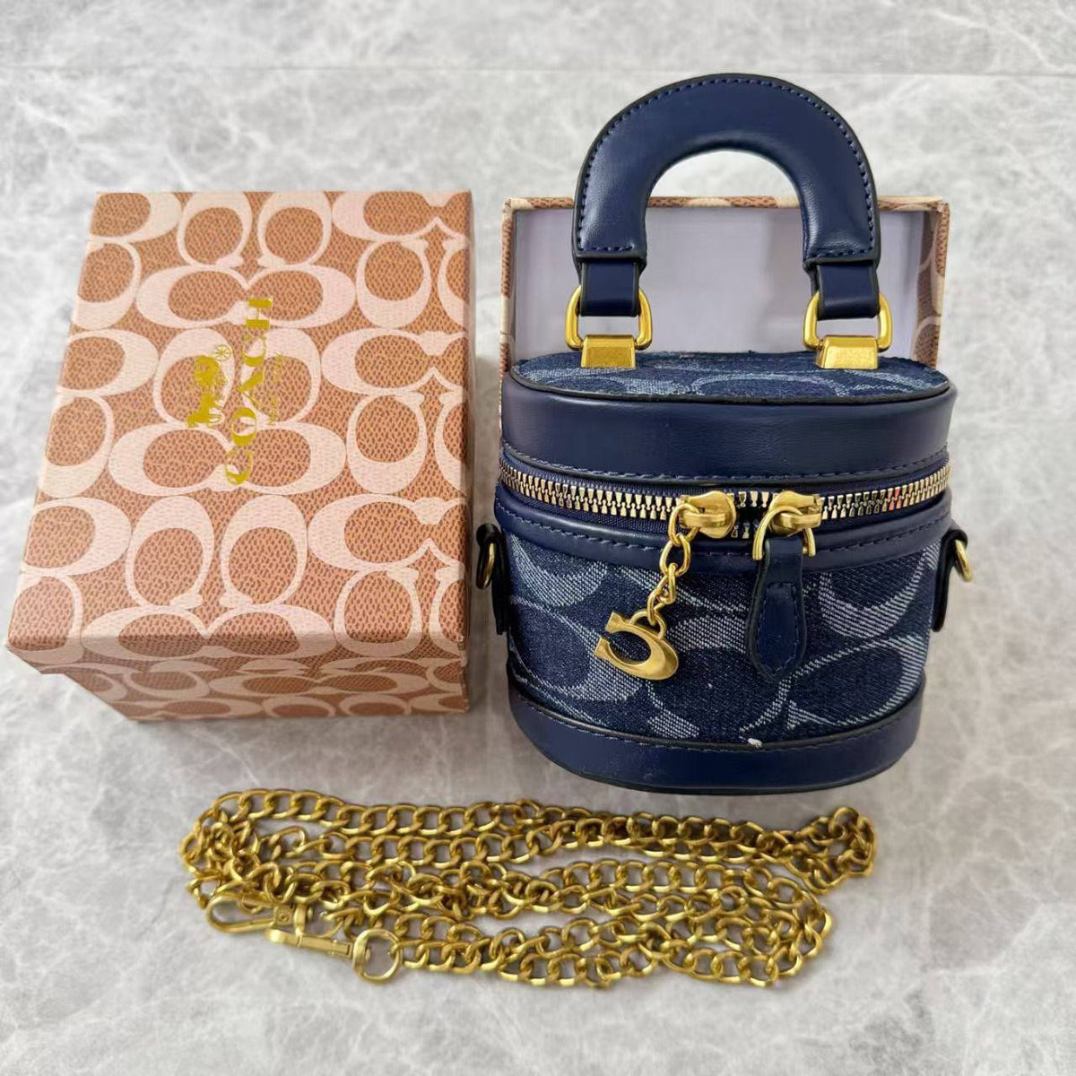 Coach
85 dhs🇦🇪🇦🇪
With box
12 cm
Zain295
♥️♥️♥️