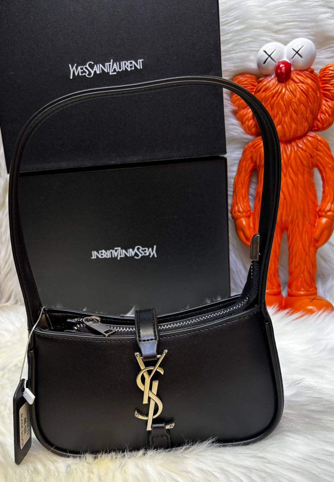 coach model,
good quality,
comes with box,
🎁🎁🎁
size... 25 * 14 cm
90 dhs❣️
Zain12
♥️♥️♥️