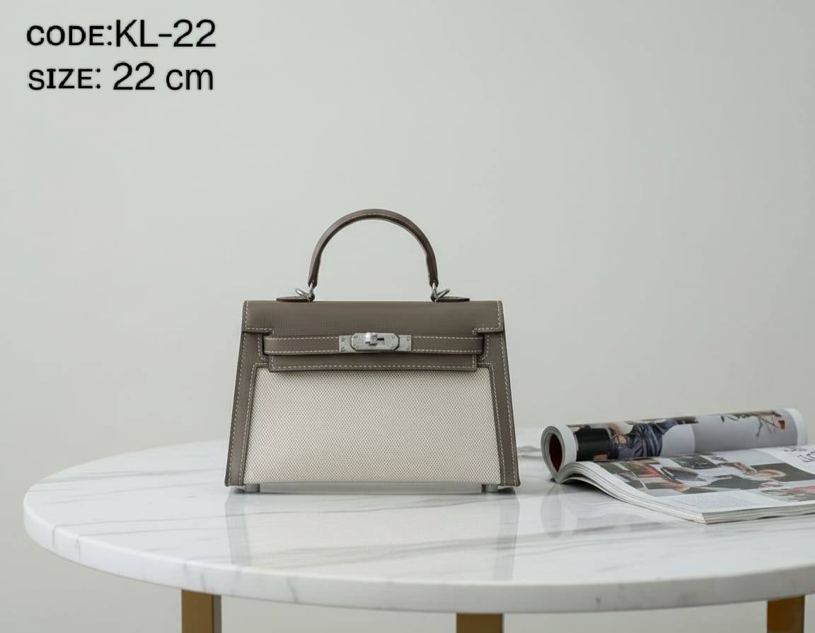 HERMES ᴋᴇʟʟʏ
sɪʟᴠᴇʀ ʜᴀʀᴅᴡᴀʀᴇ
ᴡɪᴛʜ ʟᴏɴɢ ʙᴇʟᴛ sᴛʀᴀᴘ
sɪᴢᴇ : 22 cm
ᴡɪᴛʜ BOX
100 dhs🇦🇪🇦🇪
Zain31
🇦🇪♥️♥️