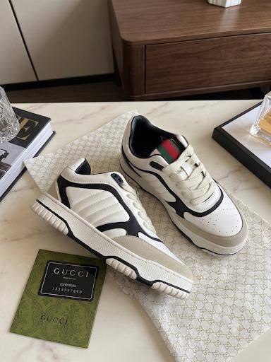NEW CAME
GUCCI SHOES
GOOD QUALITY
150 DHS✅
Size 36-41
Zain40
♥️♥️♥️