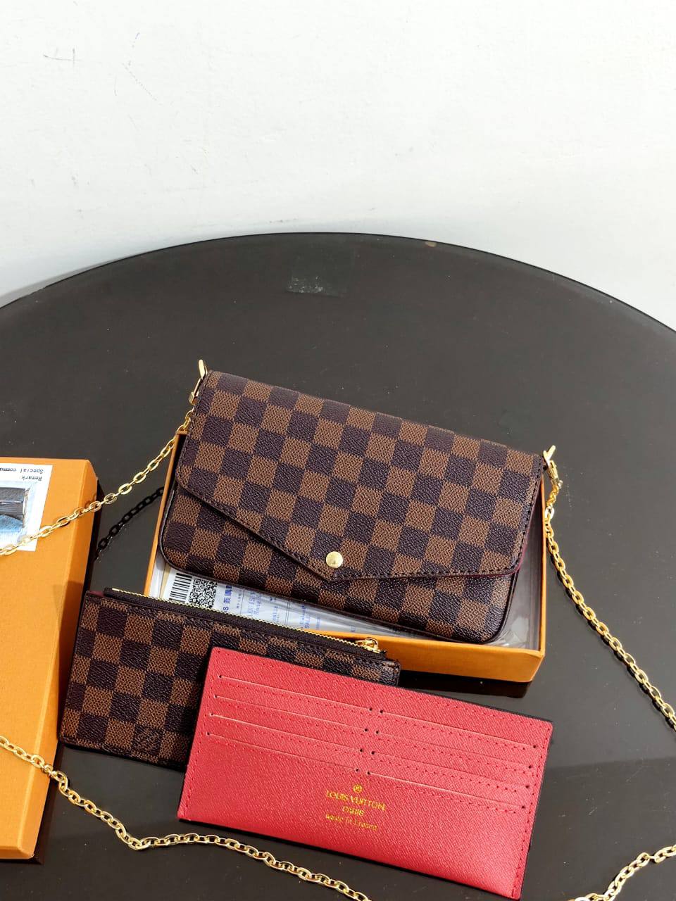 LV
75 dhs🇦🇪🇦🇪
high quality
With box
Zain26
♥️♥️♥️