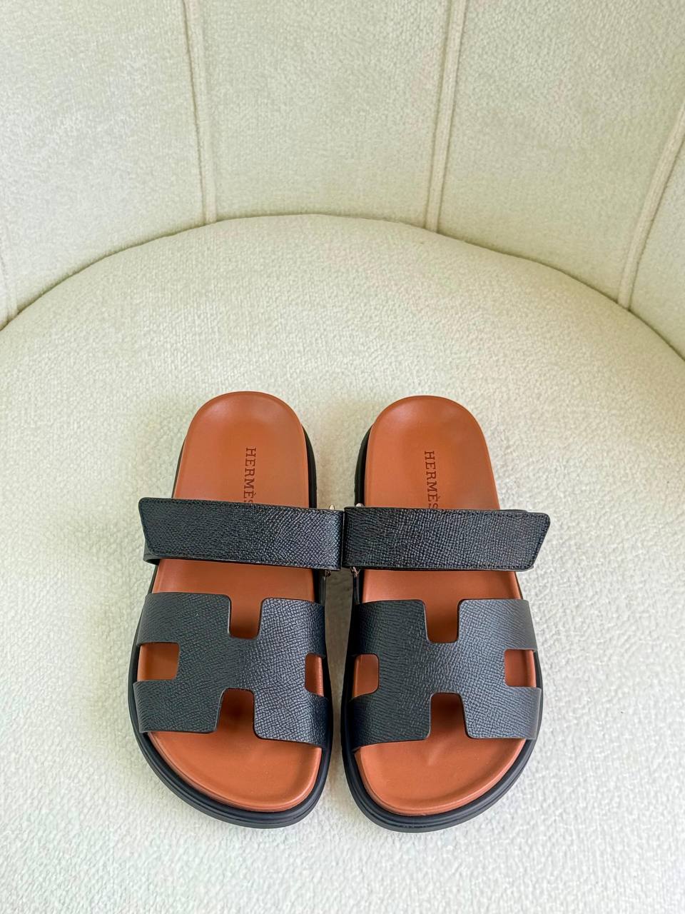 Hermes
Super *AAA* *+* Quality 💯
With original packing🎁🎁
SIZE:36and42
Available now
450 dhs💓
Zain309
♥️♥️♥️