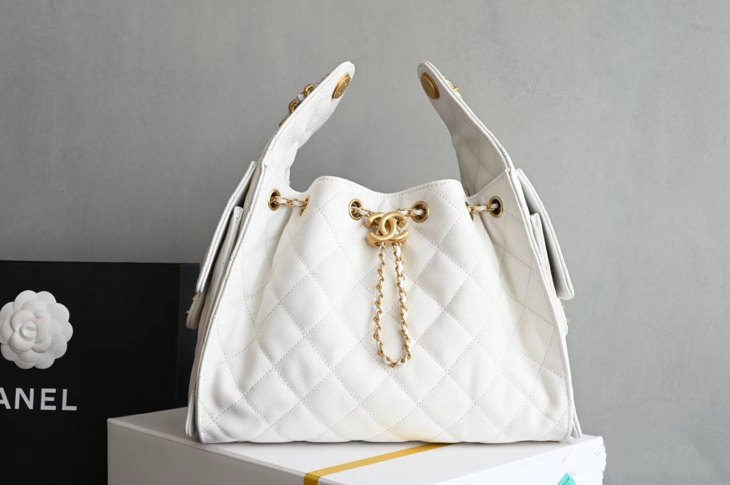 ❤️ Chanel 25C hobo
1️⃣ First quality
Size : 28 * 13 * 35 cm
110 dhs❣️
Zain115
♥️♥️♥️