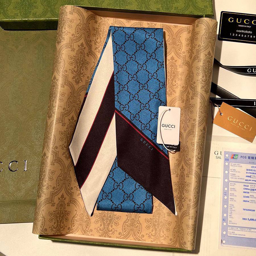 Silk Twilly Scarf
Without box 🗃️
25 dhs✅
Zain231
♥️♥️♥️