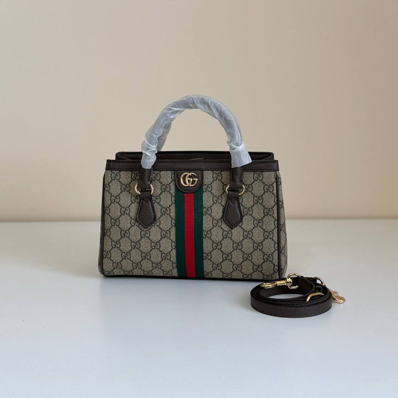 Gucci
Master
210 dhs✅
Zain134
♥️♥️♥️