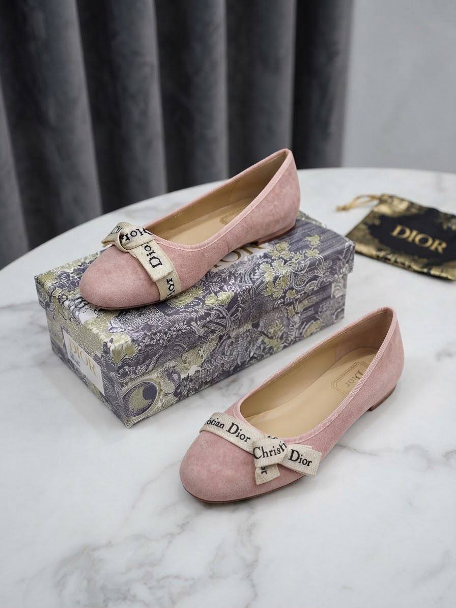 DIOR BALLERINA
GOOD QUALITY
100 dhs🇦🇪🇦🇪
36-41
Zain40
♥️♥️♥️