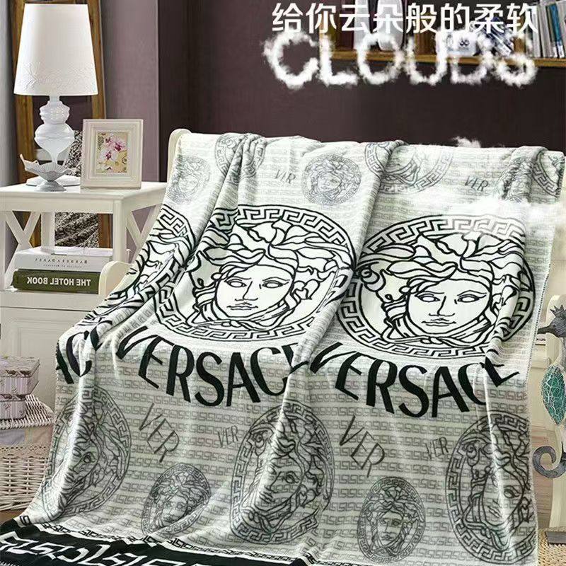 New
200*230 cm
55 dhs🪙🌨️
with box
🎁🎁🎁
Double size
Zain17
♥️♥️♥️