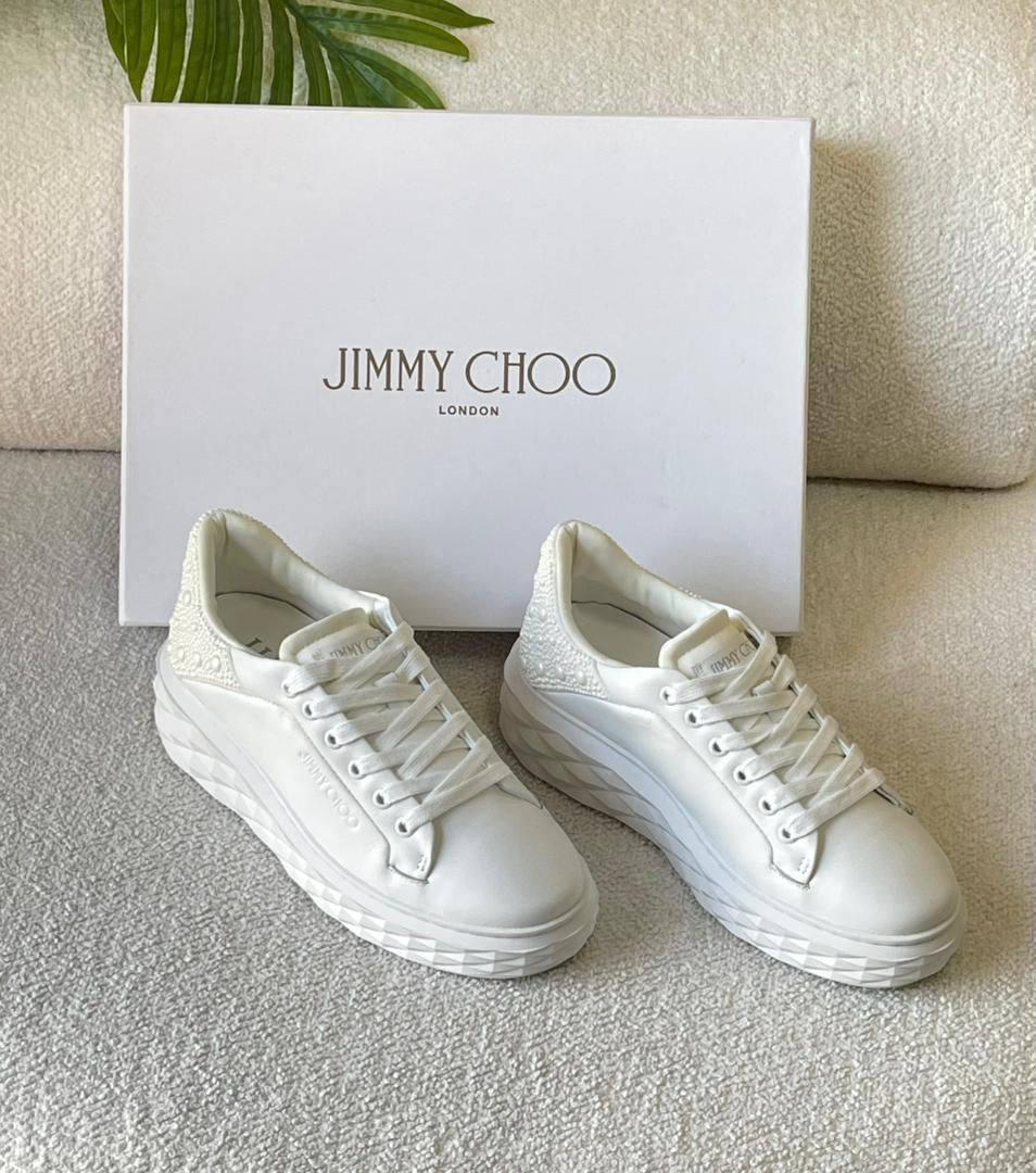 JIMMY CHOO
SuperMaster Quality 💯
500 dhs🪙💚
Size: 36 -41 💥
Zain171
♥️♥️♥️