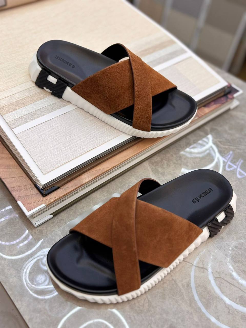 Hermes
120 dhs✅
Size 40-45
Zain55
♥️♥️♥️