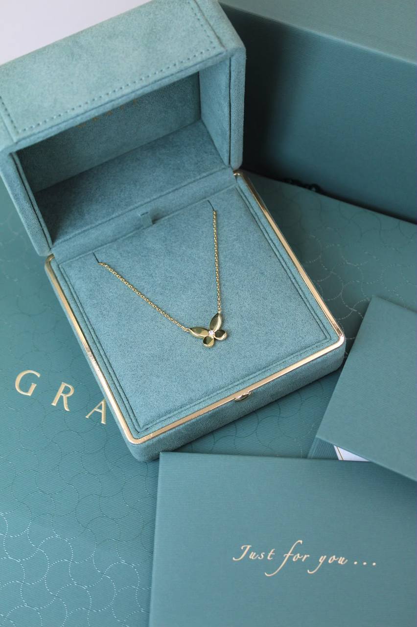 GRAFF
↗️ *Super Master Quality ®️*
Yellow Gold and Diamond Butterfly Necklace & Stud earrings
*170 dhs🇦🇪🇦🇪* with *Normal* Box & bag
Zain208
♥️♥️♥️