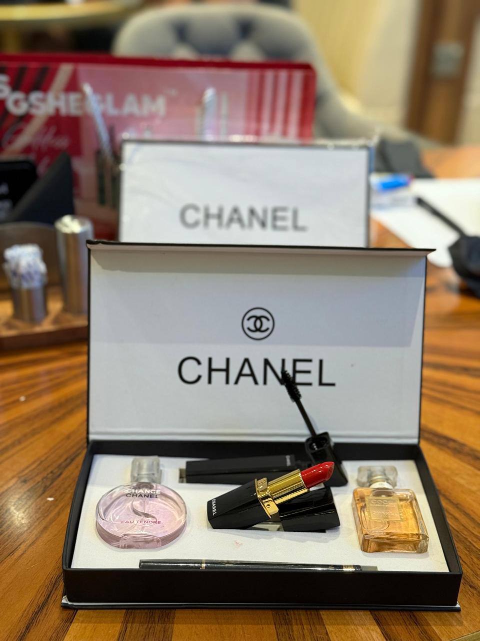 Trump Set
55 dhs🪙💚
Zain36
🌸🌸🌸