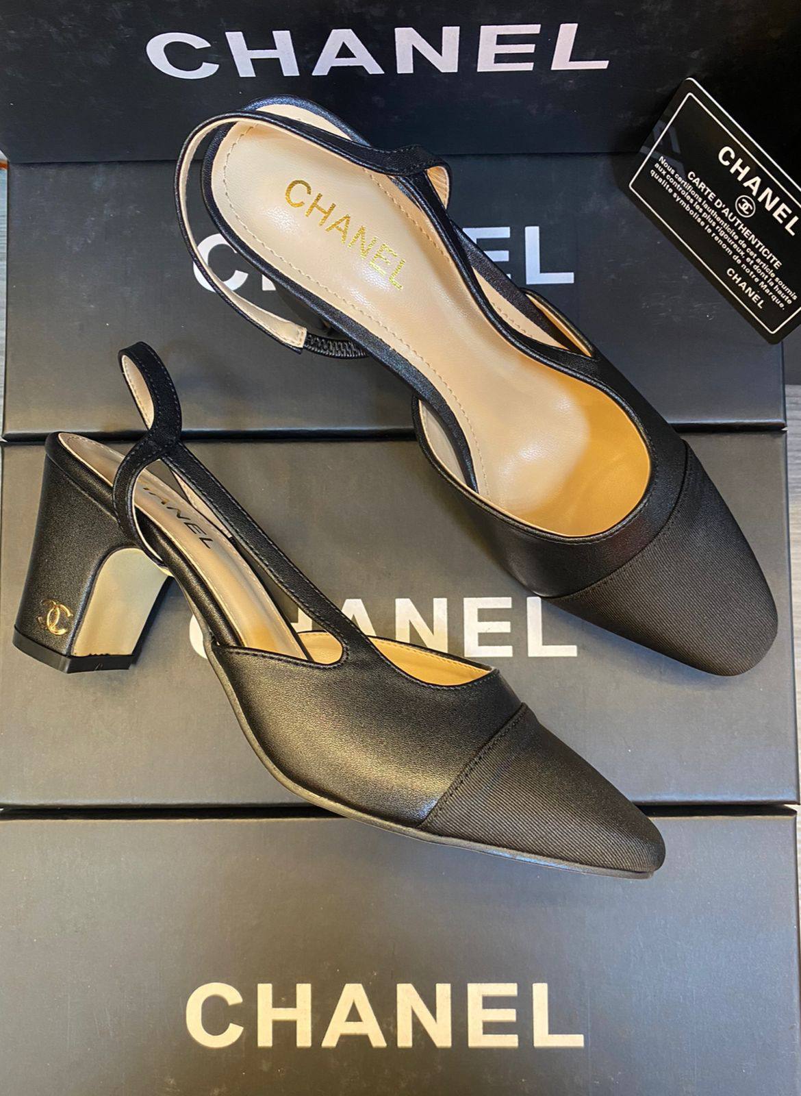 CHANEL Heel High Quality
Size 36 To 41
110 dhs🇦🇪🇦🇪
Zain120
♥️♥️♥️