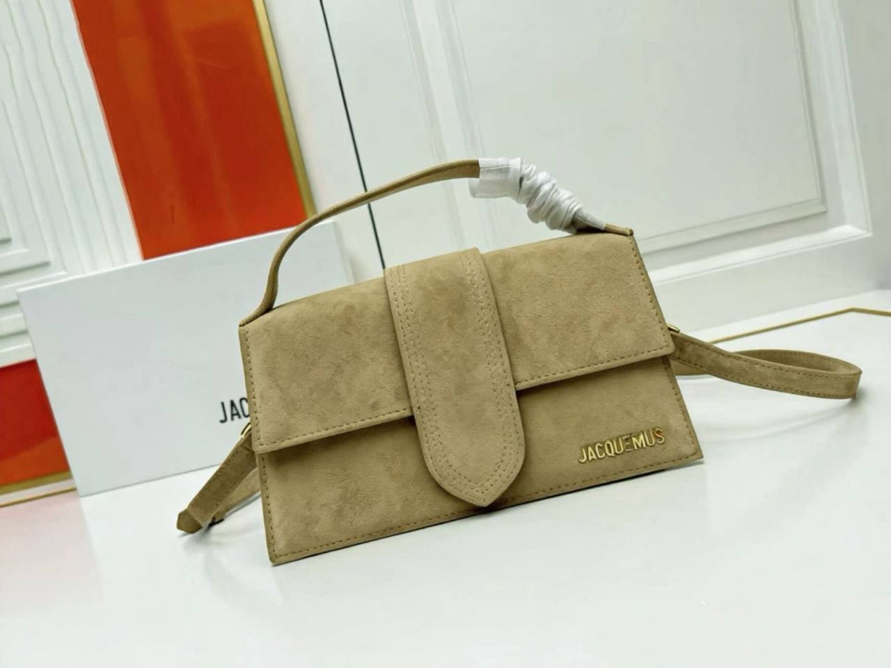 JACQUEMUS 
BIG SIZE NEW CAME GOOD QUALITY 
WITH BOX 
🎁🎁🎁
110 dhs🪙
SIZE: 24CM
Zain39
♥️♥️♥️