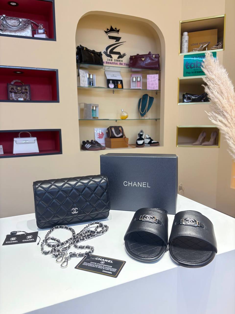 Chanel Set
Sliper Size 36-41
160 dhs💓
Zain236
Zain186
♥️♥️♥️