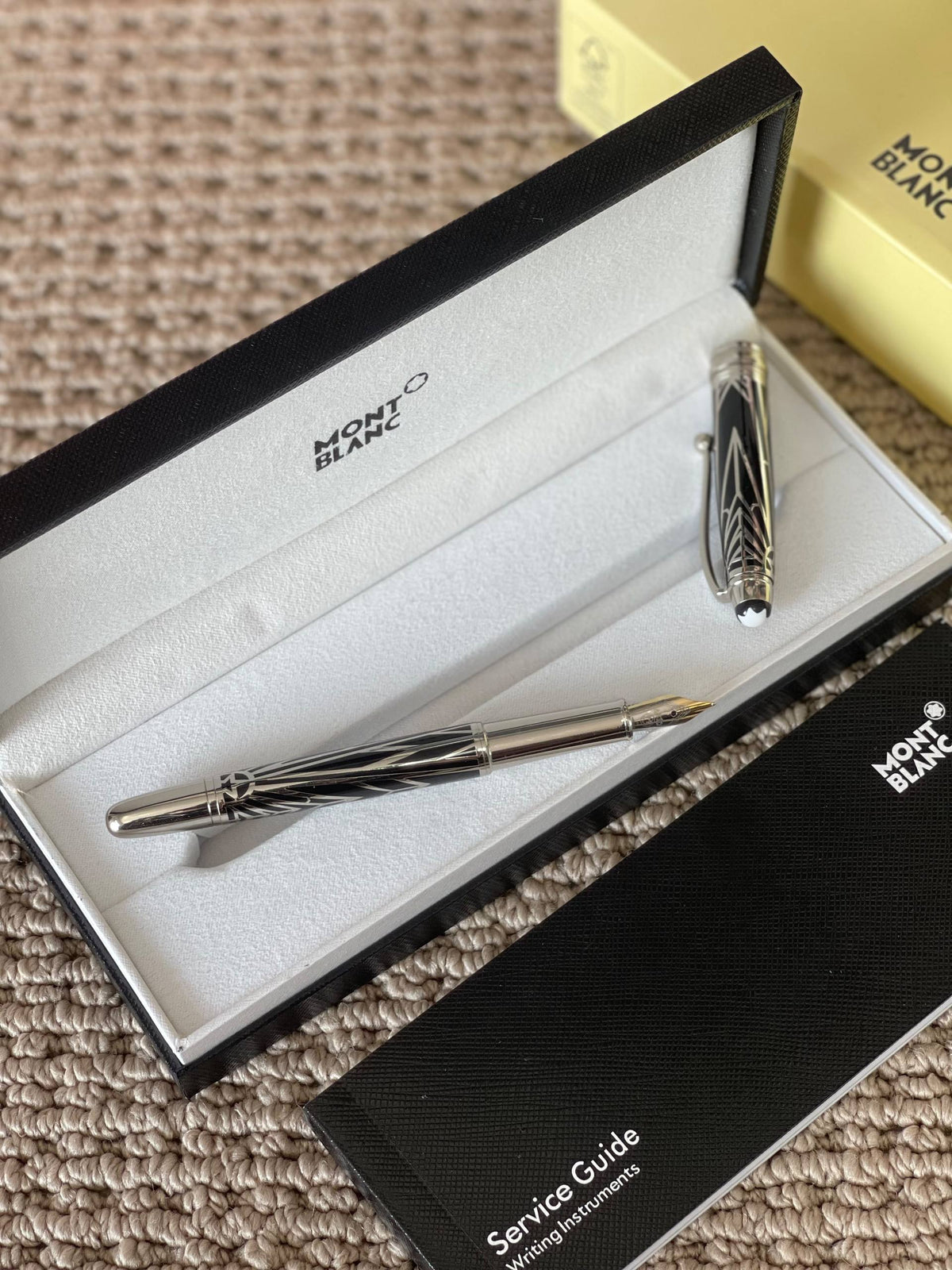 MONTBLANC
Pen
New Collection
Master Quality
200 dhs🇦🇪
Zain179
♥️♥️♥️