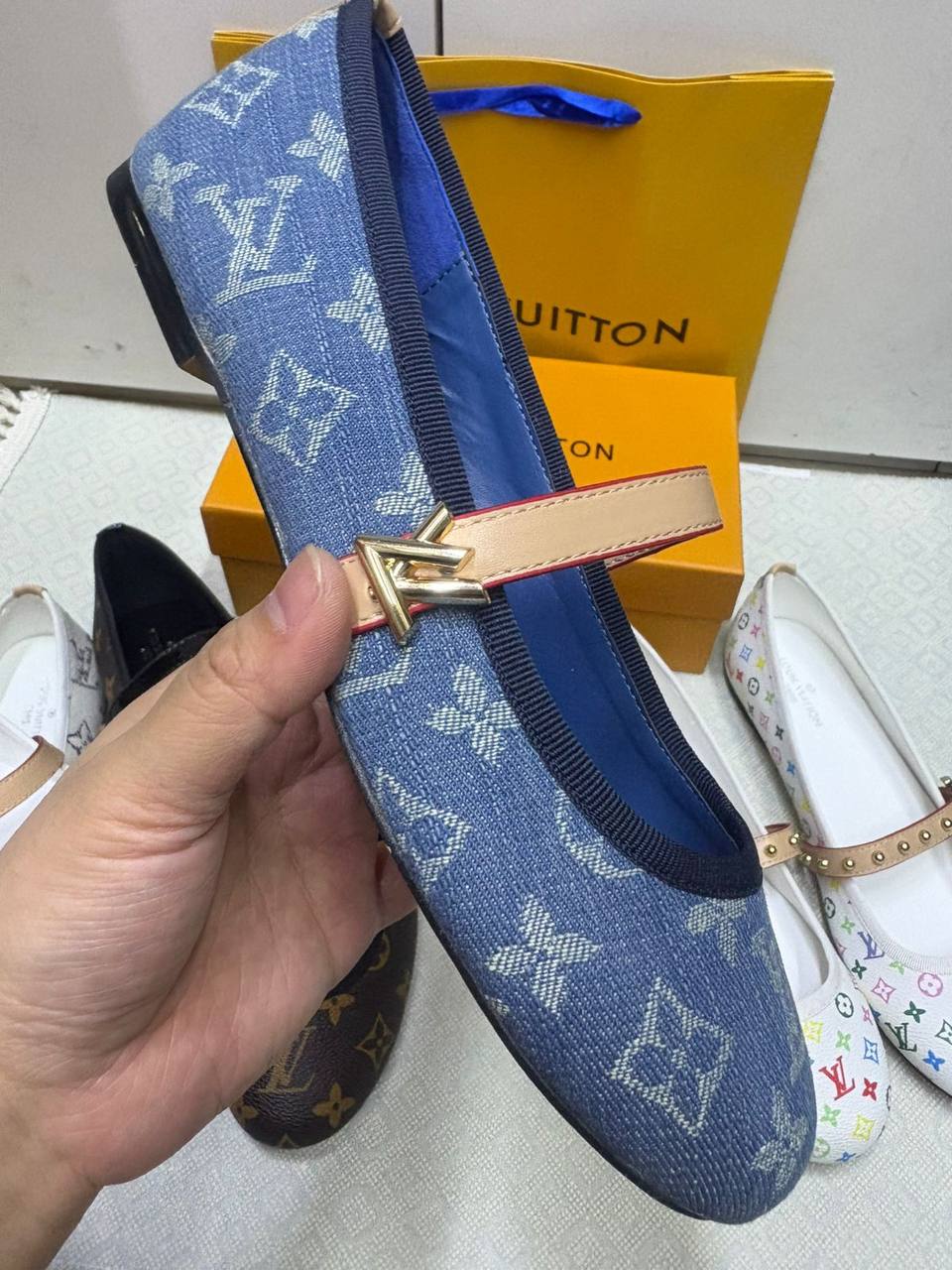 Gucci - LV
Size 36-41
120 dhs✅
Zain145
♥️♥️♥️