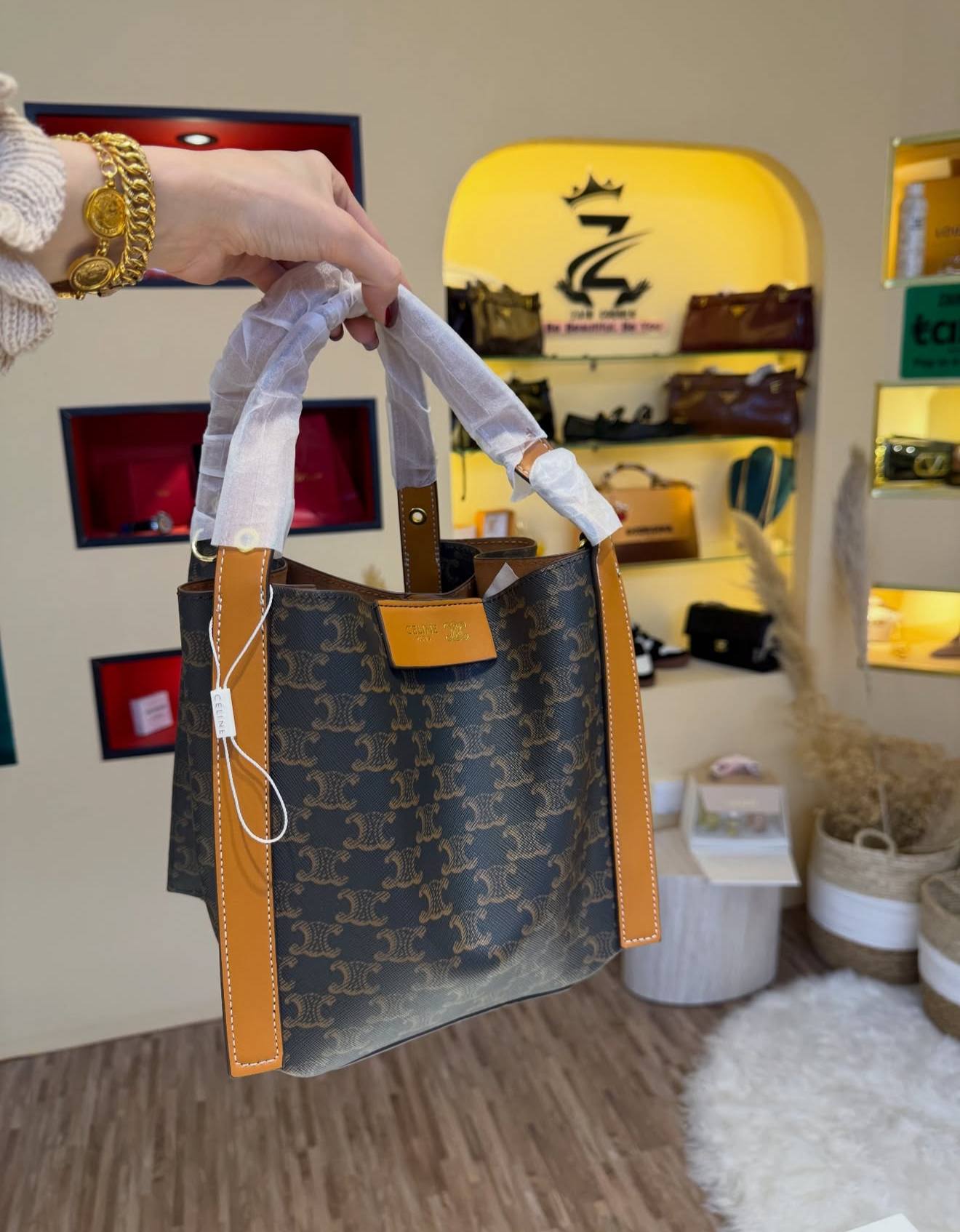Celine
95 dhs✅
Zain72
اطلبوها من الوتس المثبت في الأعلى👆🏻👆🏻
تواصلو معنا 👈🏻 Zain
For order WhatsApp pinned 👆🏻
♥️♥️♥️
