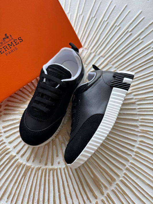 New collection{}
Brand:HERMES
Super master quality 😍
Size:26To 37
250 dhs🪙🌨️
Zain261
♥️♥️♥️