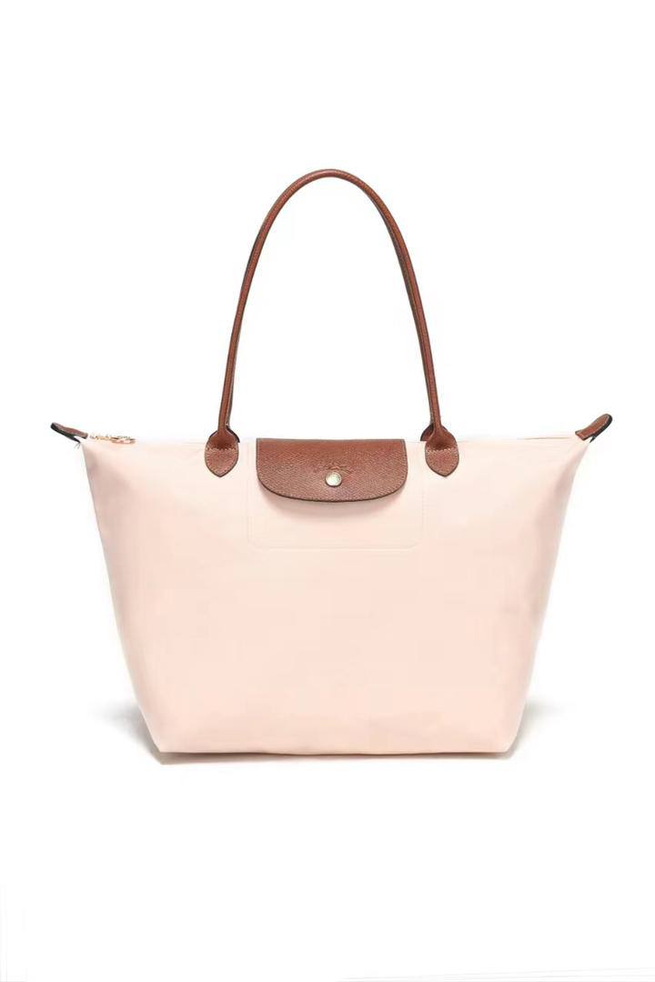 Longchamp
BIG
70 dhs❣️
size 46×19×30cm
Medium
60 dhs❣️
size 36×24×14cm
SMALL
50 dhs❣️
size 20×8.5×14cm
Zain41
♥️♥️♥️